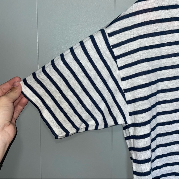 Faherty Oceanside Linen Blue and White Stripe V Neck Shortsleeve Top Small - Picture 3 of 7